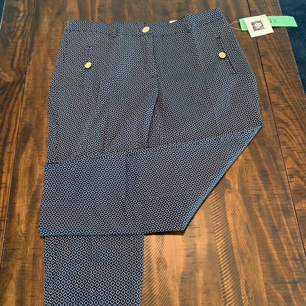 Anne Klein Size 8P Midnight/White